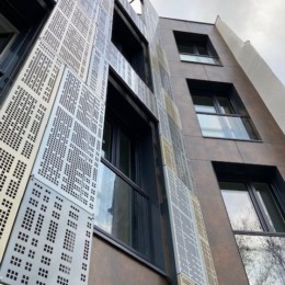 « ALTANA »<br>
43, Boulevard Ornano -102, rue du Mont Cenis<br>
75018 PARIS<br>
Construction 14 logements Collectifs, Commerce et Bureaux